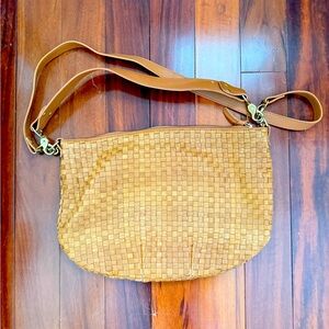 Clare V Moyen Messenger Nautral Woven Leather